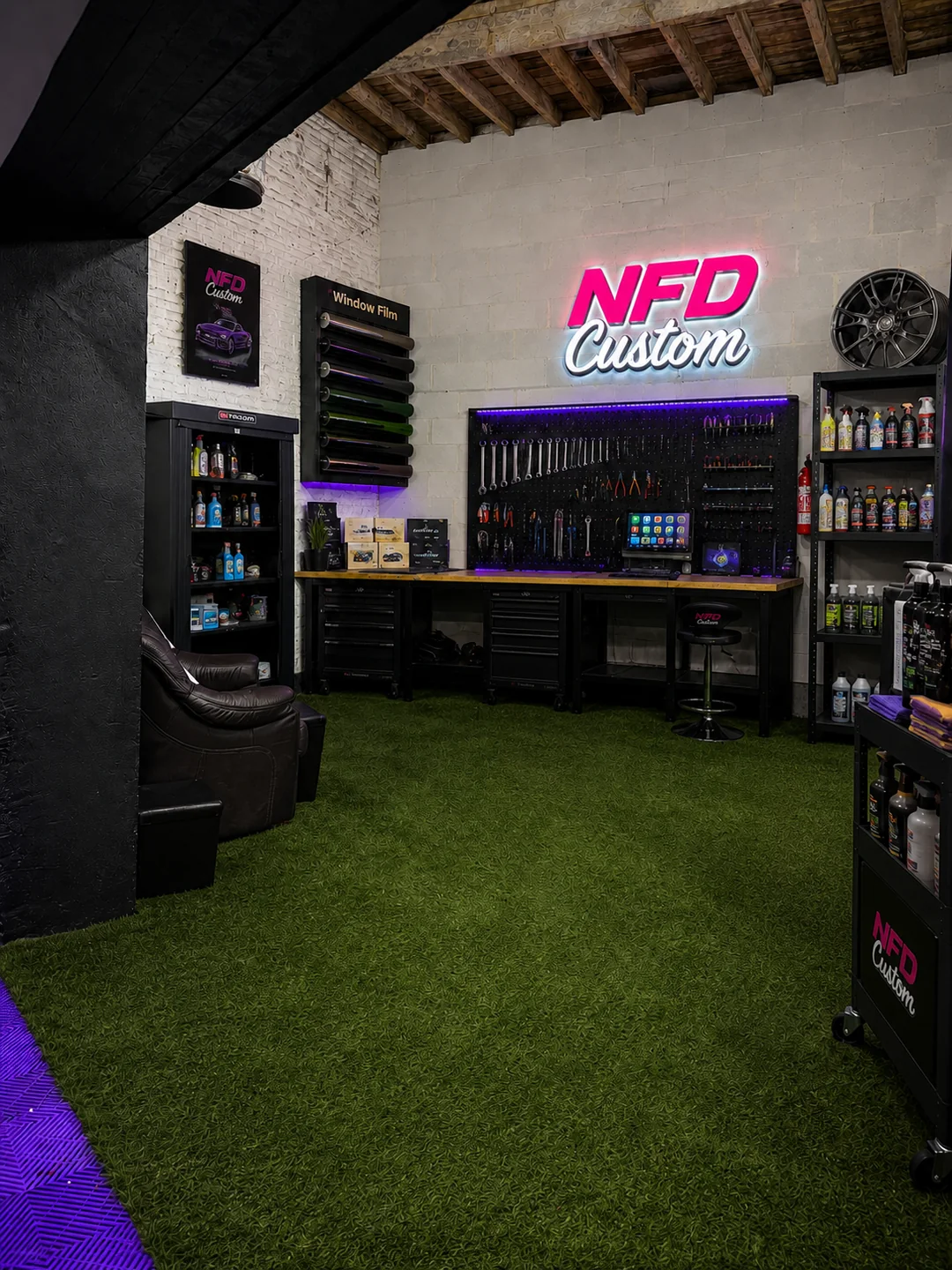 Intérieur de l’atelier NFD Custom à Tourcoing